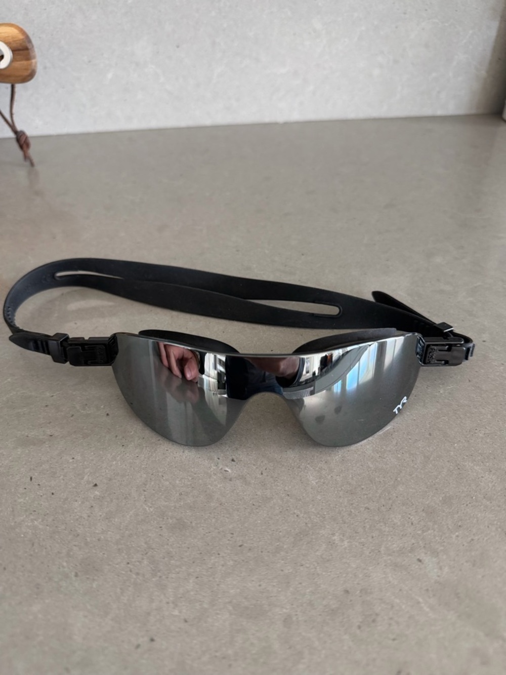 TYR Men’s Mirrored Racing Swim Goggles – Black